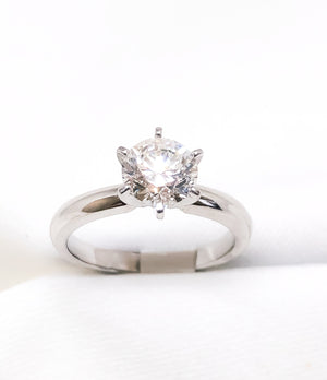 18kt White Gold Engagement Ring 0.90 ct.